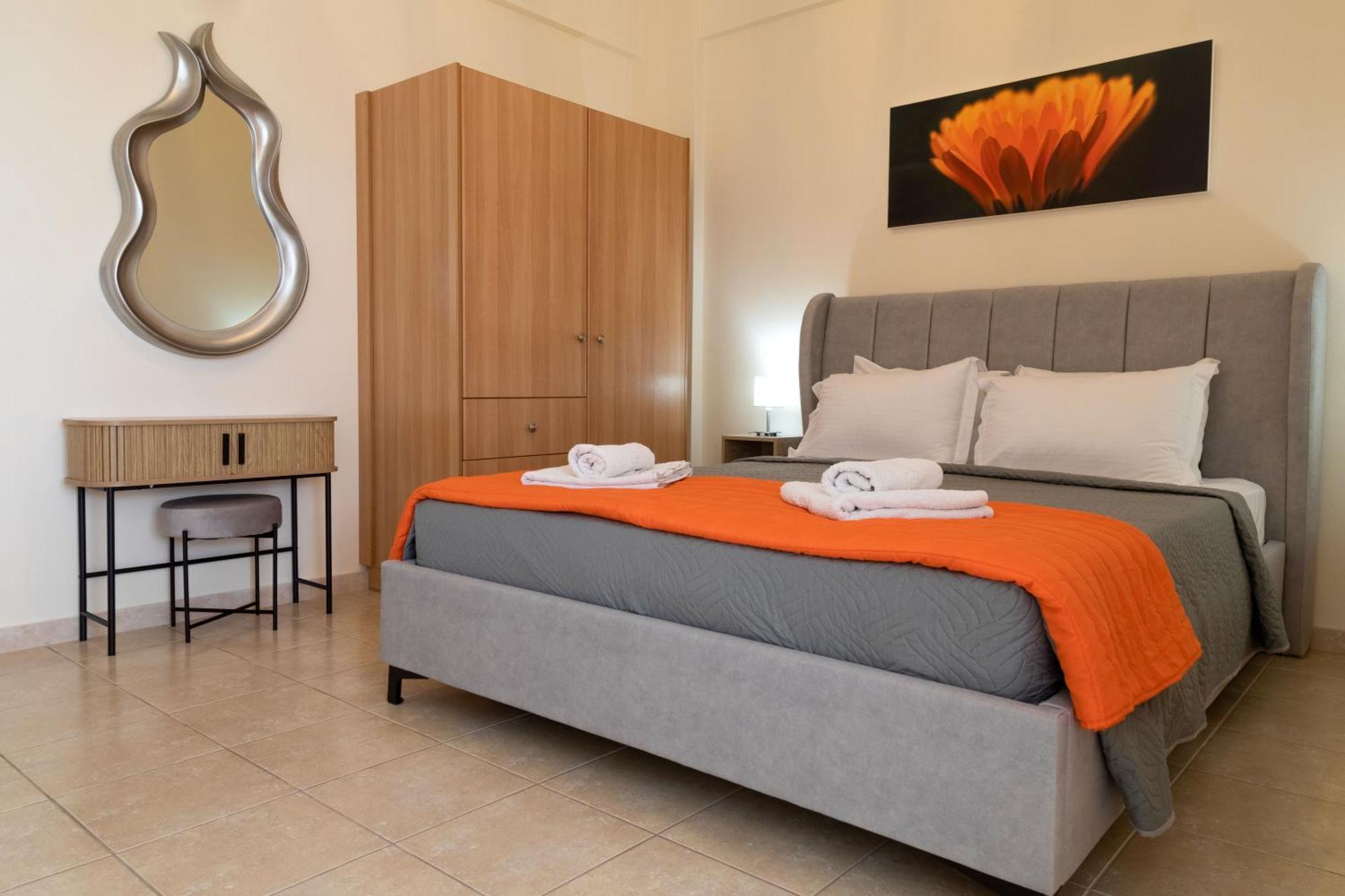 Iliana Apartments Tolón Esterno foto